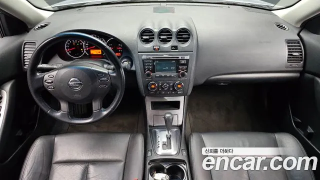 Nissan Altima — интерьер