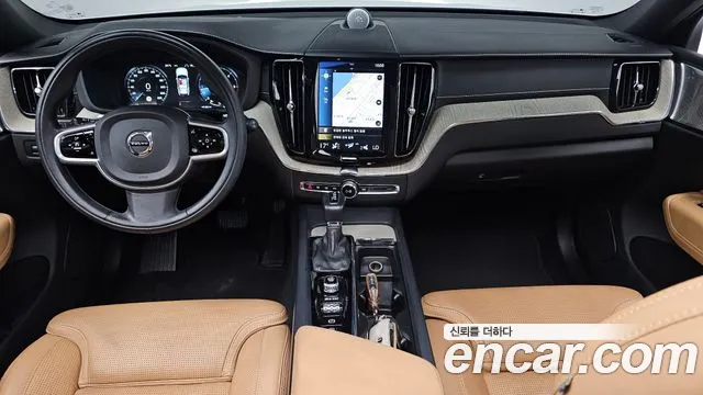 Volvo XC60 — интерьер