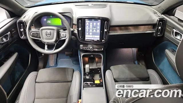Volvo C40 — интерьер