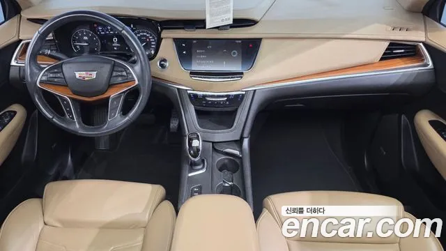 Cadillac XT5 — интерьер