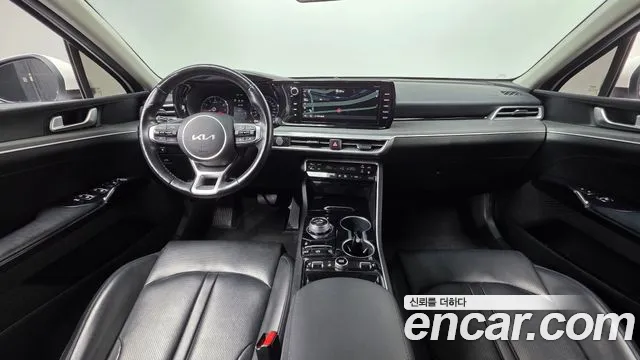 Kia K5 — интерьер