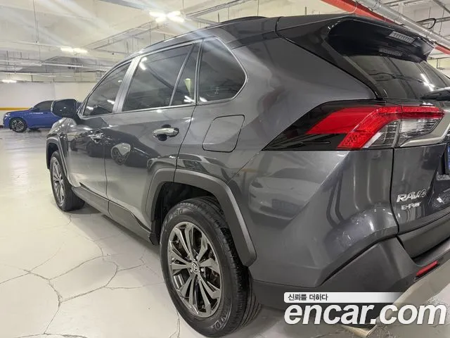 Toyota RAV4 — интерьер