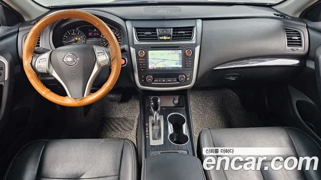 Nissan Altima — интерьер