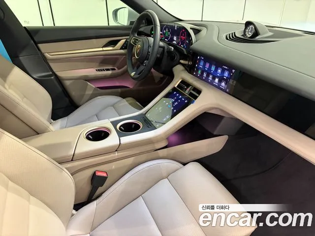Porsche Taycan — интерьер