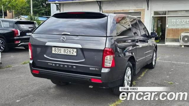 KG Mobility Korando — интерьер