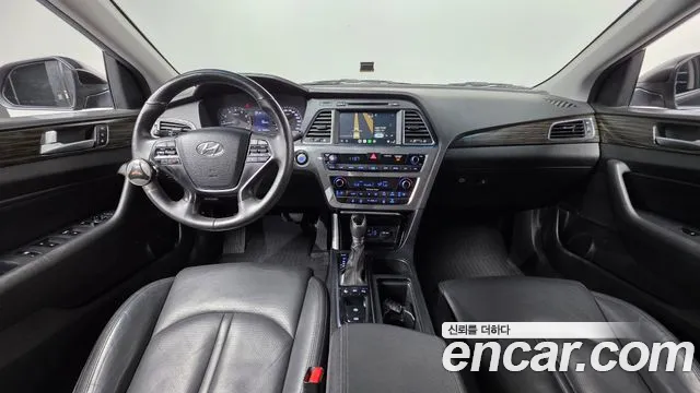 Hyundai Sonata — интерьер