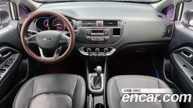 Kia Pride — интерьер