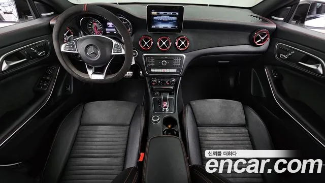 Mercedes-Benz CLA-класс — интерьер