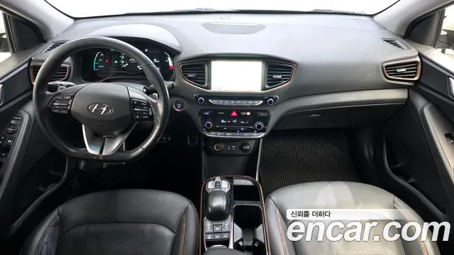 Hyundai Ioniq — интерьер