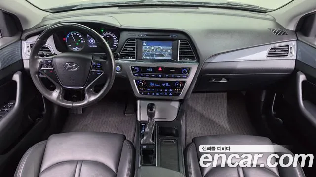 Hyundai Sonata — интерьер