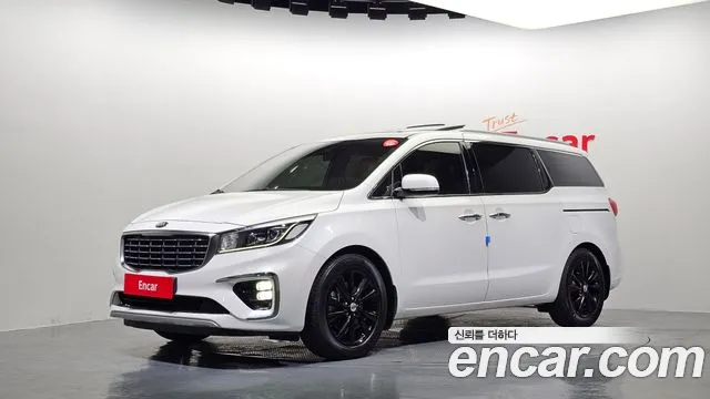 Kia Carnival — экстерьер