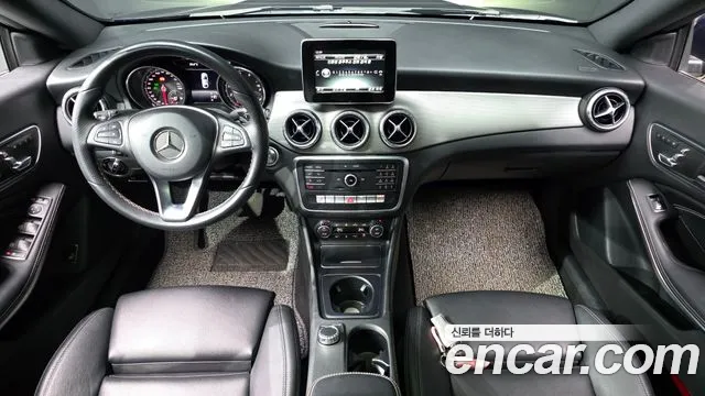 Mercedes-Benz CLA-класс — интерьер
