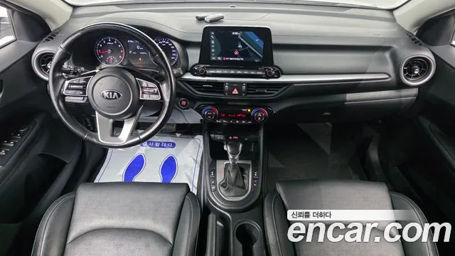 Kia K3 — интерьер