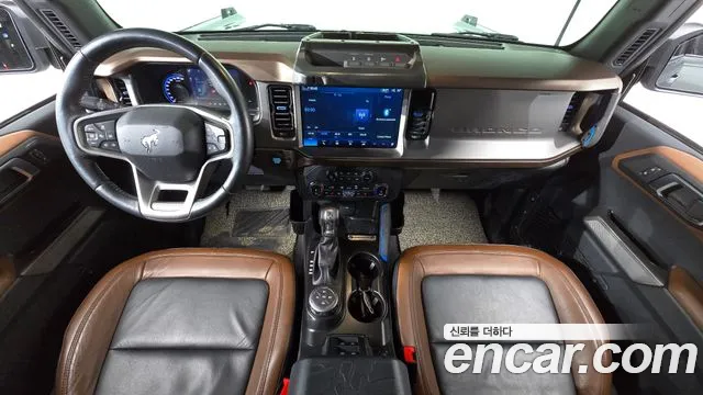 Ford Bronco — интерьер
