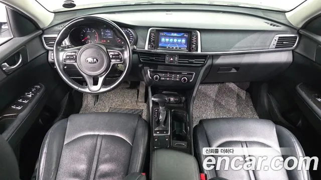 Kia K5 — интерьер