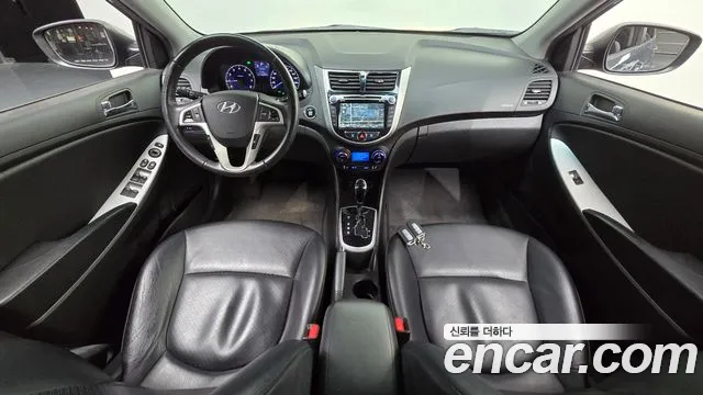 Hyundai Accent — интерьер