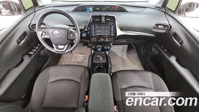 Toyota Prius — интерьер