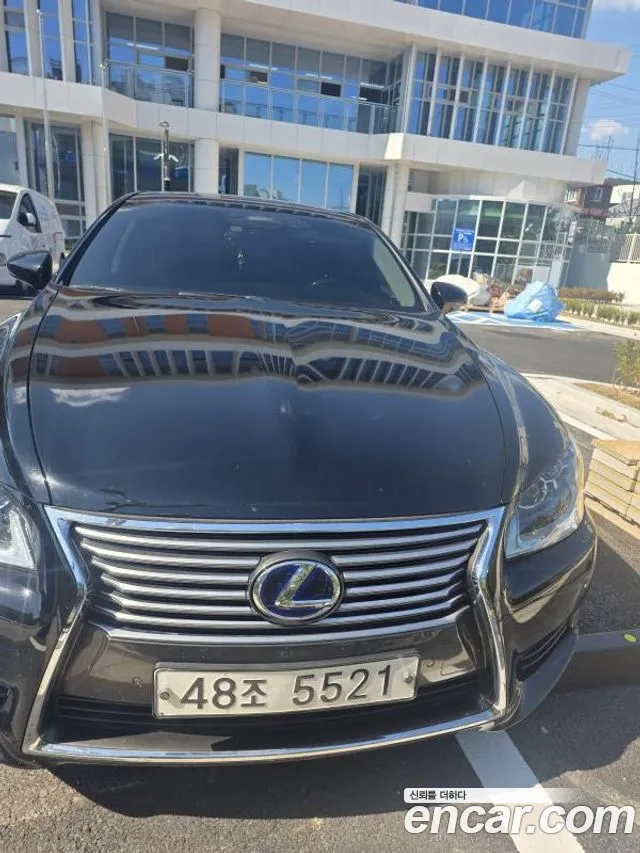 Lexus LS
