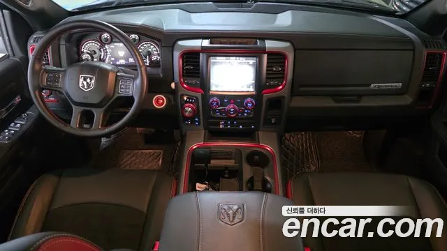 Dodge Ram Pickup — интерьер