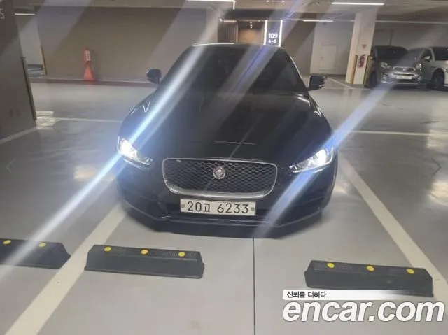Jaguar XE