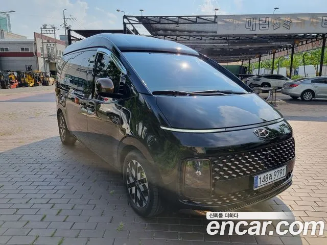 Hyundai Staria