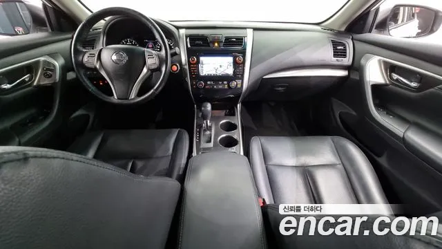 Nissan Altima — интерьер
