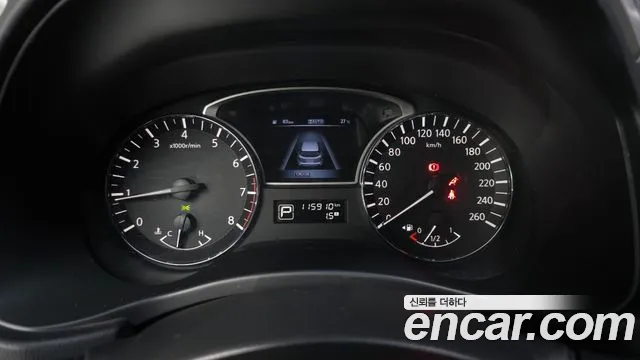 Nissan Pathfinder — интерьер
