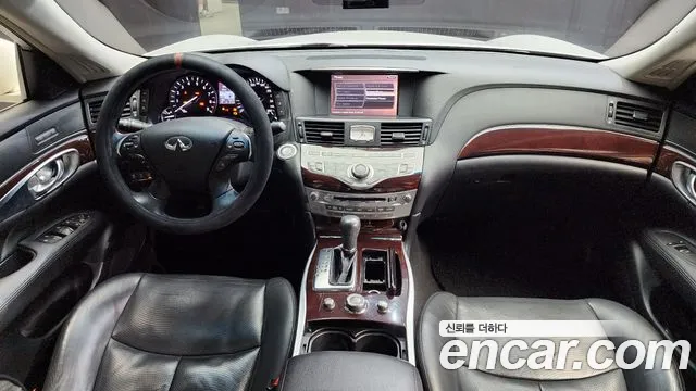 Infiniti M — интерьер
