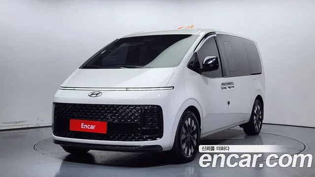 Hyundai Staria