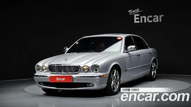 Jaguar XJ-8