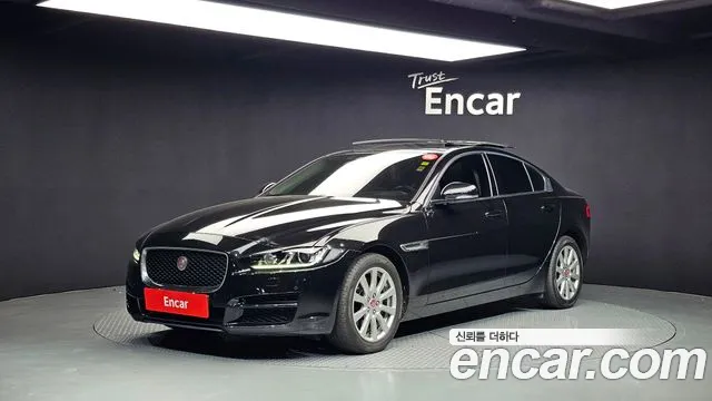 Jaguar XE