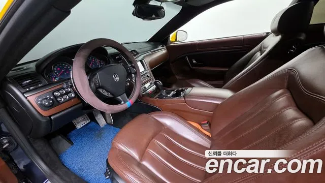 Maserati GranTurismo — интерьер