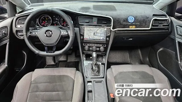 Volkswagen Golf — интерьер