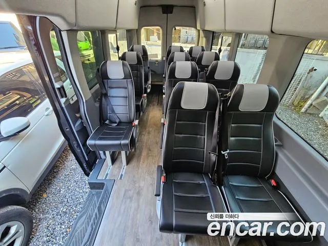 Ford Transit — интерьер
