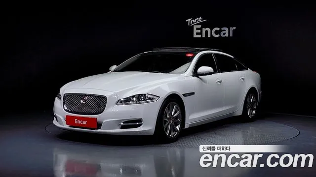 Jaguar XJ