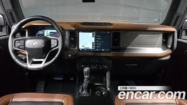 Ford Bronco — интерьер