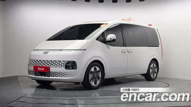 Hyundai Staria
