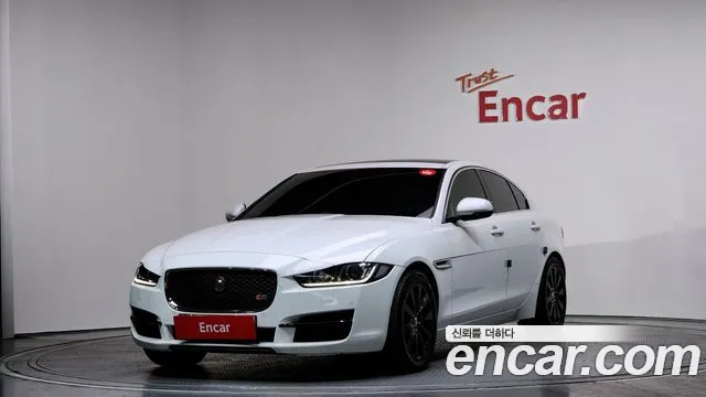 Jaguar XE