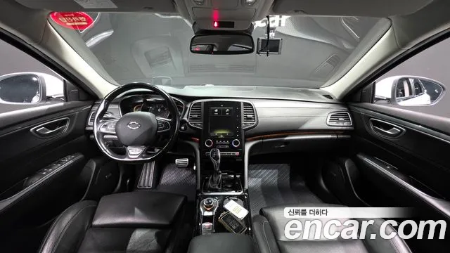 Renault Korea SM6 — интерьер