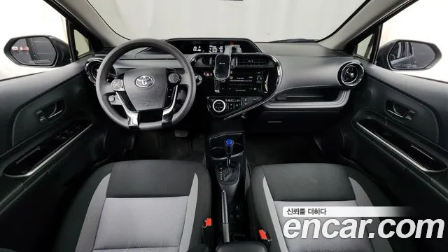 Toyota Prius — интерьер