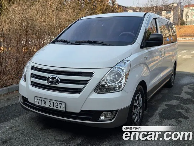 Hyundai Starex