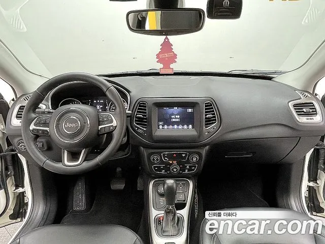 Jeep Compass — интерьер