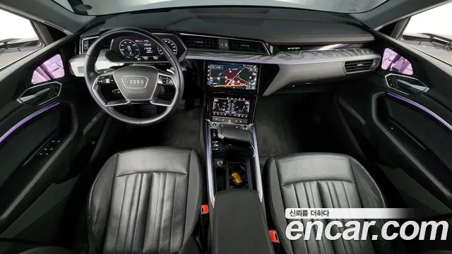 Audi e-tron — интерьер