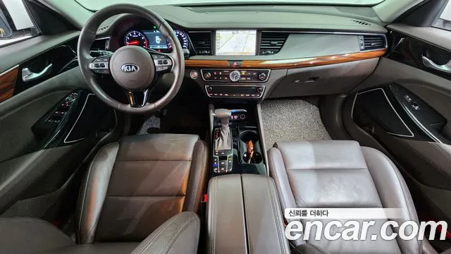 Kia K7 — интерьер