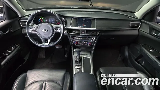 Kia K5 — интерьер