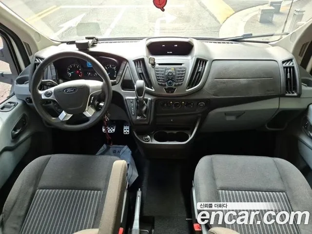 Ford Transit — интерьер