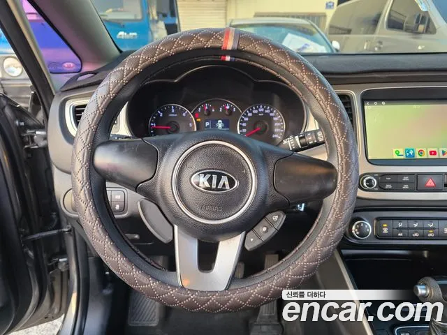 Kia Carens — интерьер