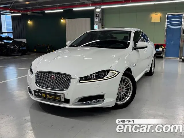 Jaguar XF