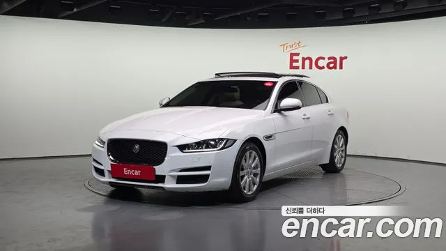 Jaguar XE