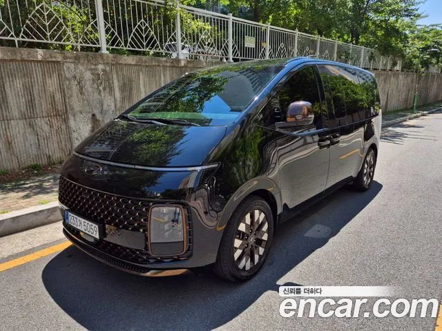 Hyundai Staria